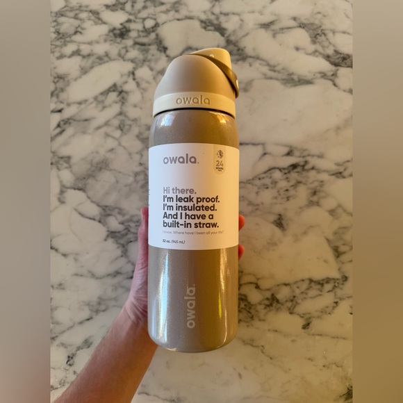 Merry & Bright Owala - Holiday Limited Edition - Picture 4 of 7